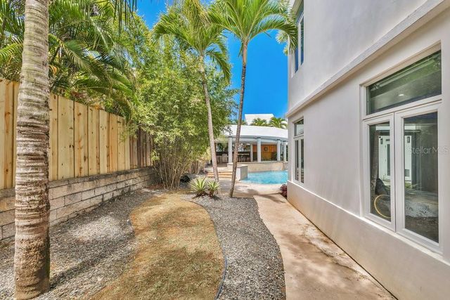 16 CALLE PALMA DE COCO, Dorado, PR 00646