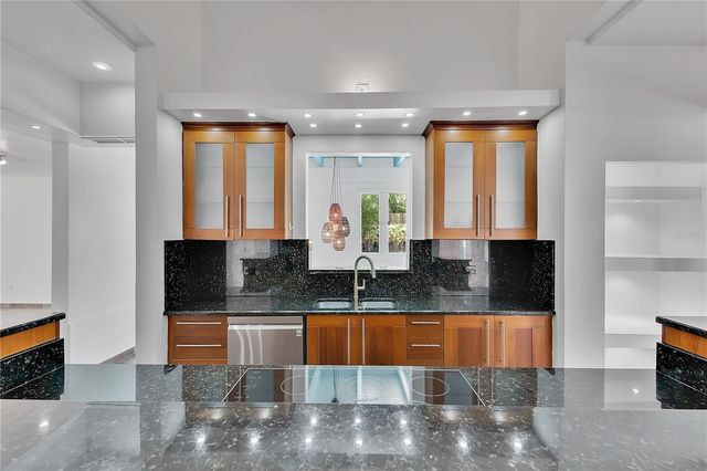 16 CALLE PALMA DE COCO, Dorado, PR 00646