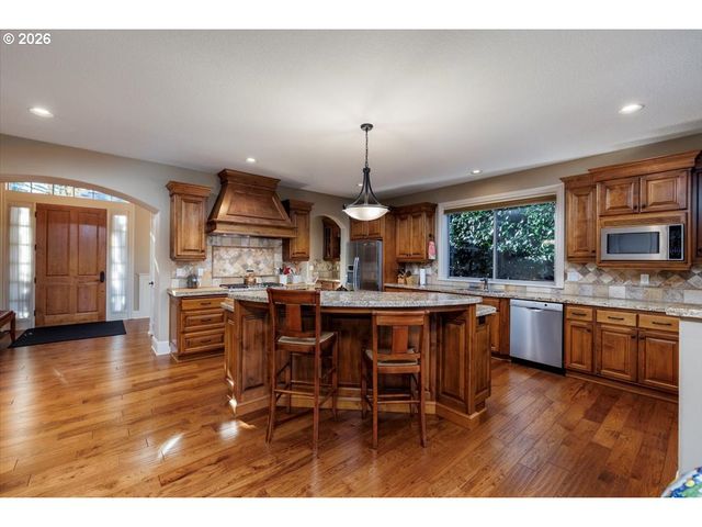 5511 FIELDSTONE Ct, Lake Oswego, OR 97035