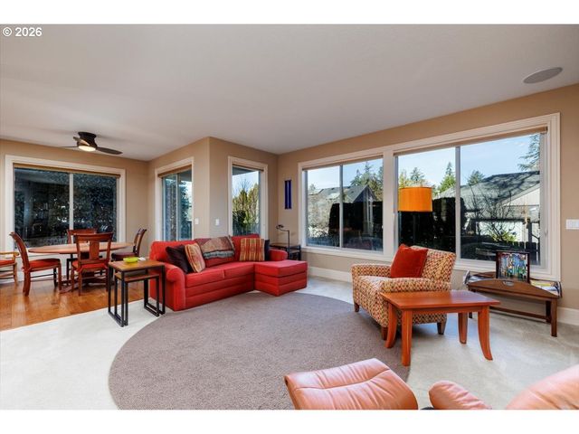 5511 FIELDSTONE Ct, Lake Oswego, OR 97035