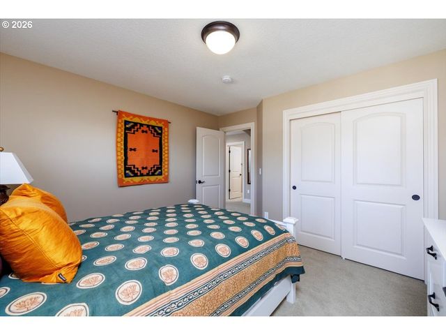 5511 FIELDSTONE Ct, Lake Oswego, OR 97035