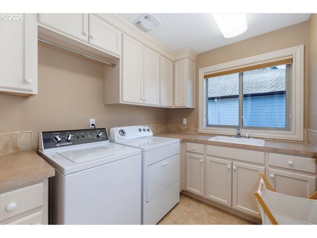 5511 FIELDSTONE Ct, Lake Oswego, OR 97035