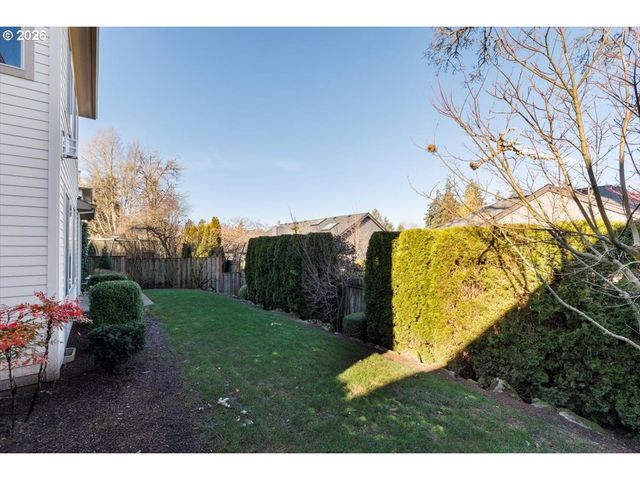 5511 FIELDSTONE Ct, Lake Oswego, OR 97035
