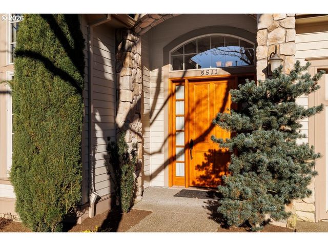 5511 FIELDSTONE Ct, Lake Oswego, OR 97035