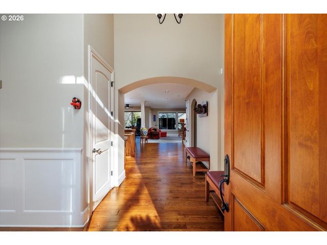 5511 FIELDSTONE Ct, Lake Oswego, OR 97035