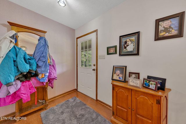 243 Bunch Lane, Clinton, TN 37716