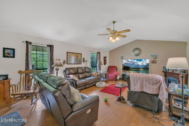 243 Bunch Lane, Clinton, TN 37716
