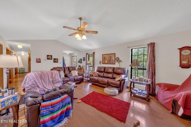 243 Bunch Lane, Clinton, TN 37716