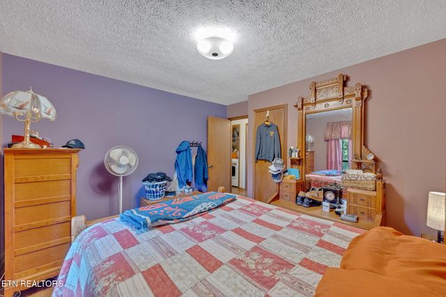 243 Bunch Lane, Clinton, TN 37716