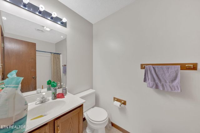 243 Bunch Lane, Clinton, TN 37716