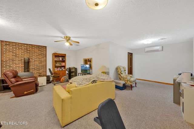 243 Bunch Lane, Clinton, TN 37716