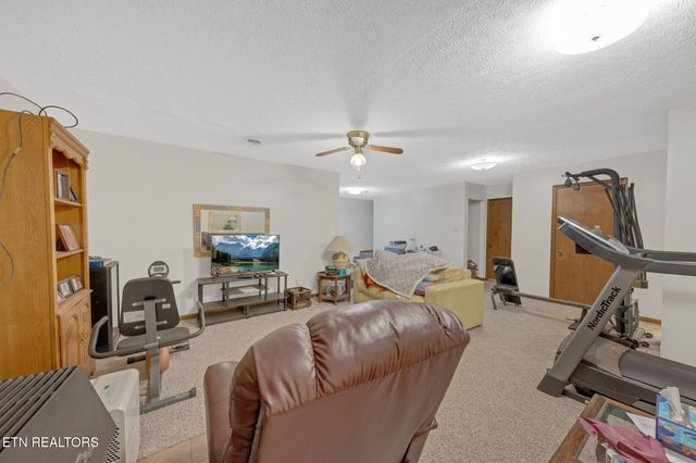 243 Bunch Lane, Clinton, TN 37716