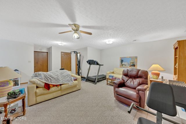 243 Bunch Lane, Clinton, TN 37716