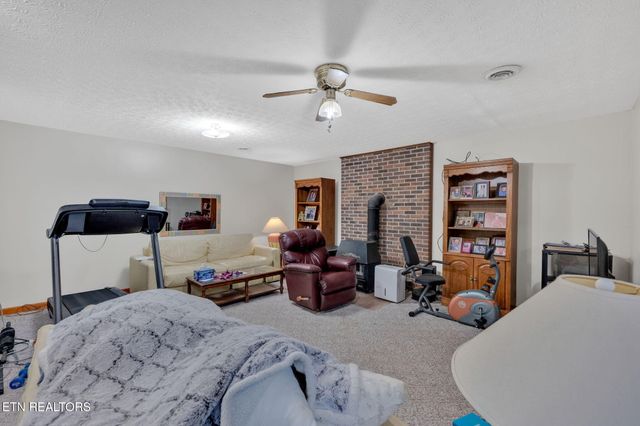 243 Bunch Lane, Clinton, TN 37716