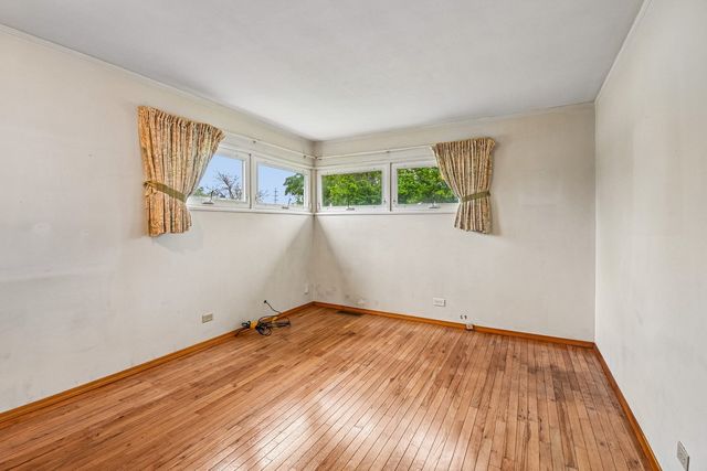 1024 Bristol Avenue, Westchester, IL 60154