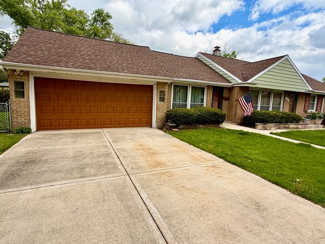 1024 Bristol Avenue, Westchester, IL 60154