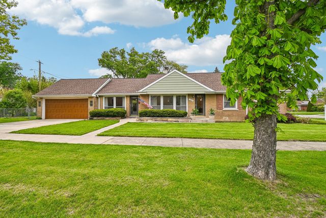 1024 Bristol Avenue, Westchester, IL 60154