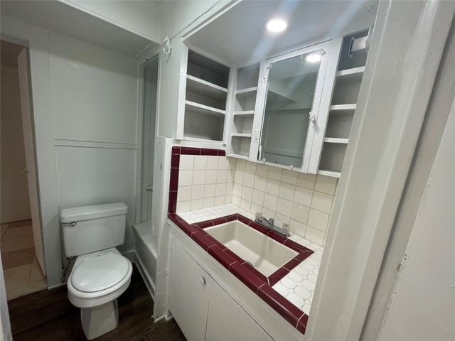 2008 Sanquinet Street, Fort Worth, TX 76107