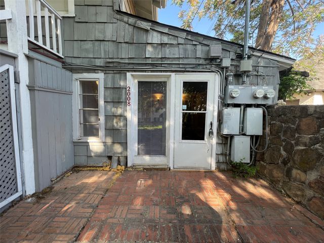 2008 Sanquinet Street, Fort Worth, TX 76107