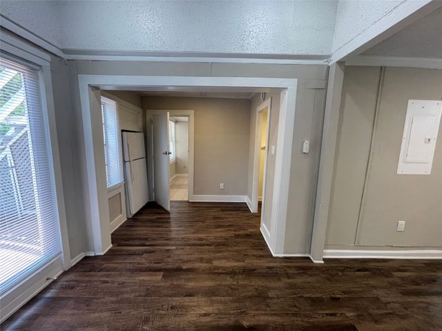 2008 Sanquinet Street, Fort Worth, TX 76107