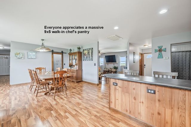 6147 NW 50th St, El Dorado, KS 67042