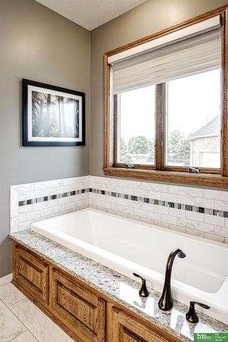 3211 Deer Run, Fremont, NE 68025