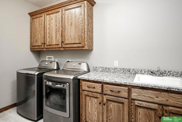 3211 Deer Run, Fremont, NE 68025