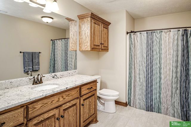 3211 Deer Run, Fremont, NE 68025