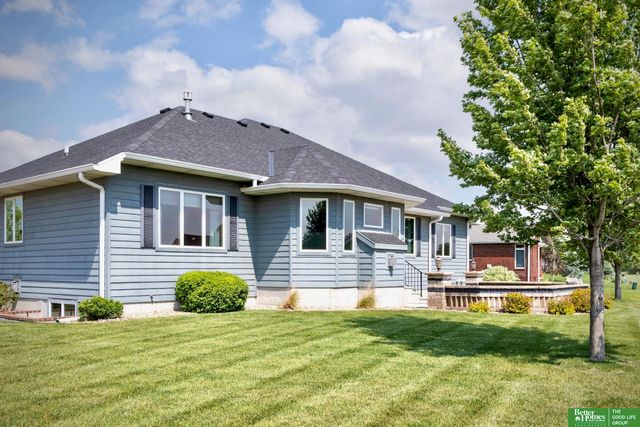 3211 Deer Run, Fremont, NE 68025