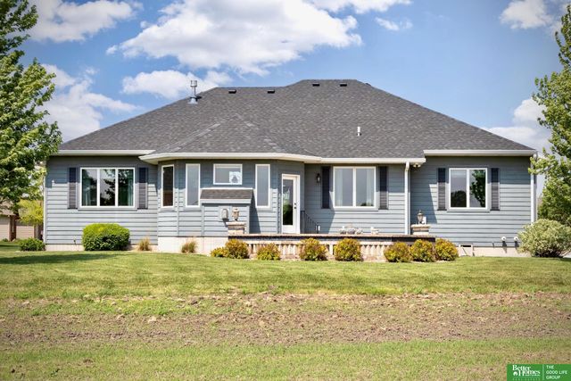 3211 Deer Run, Fremont, NE 68025