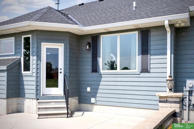 3211 Deer Run, Fremont, NE 68025