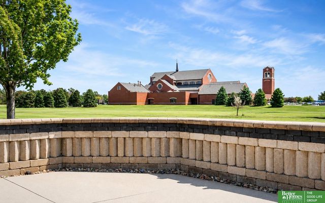 3211 Deer Run, Fremont, NE 68025