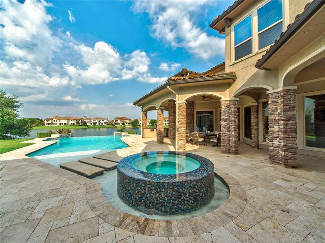 14 Ivy Bend Lane, Sugar Land, TX 77479