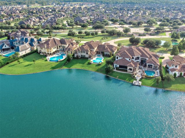 14 Ivy Bend Lane, Sugar Land, TX 77479