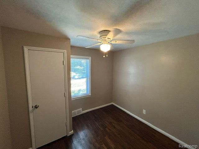 21751 Roslyn Road, Harper Woods, MI 48225