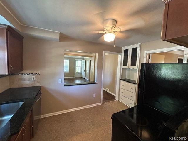 21751 Roslyn Road, Harper Woods, MI 48225