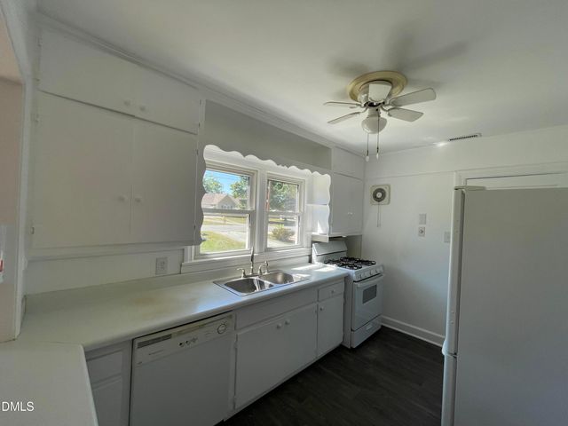 305 Laurel Hill Drive, Burlington, NC 27215