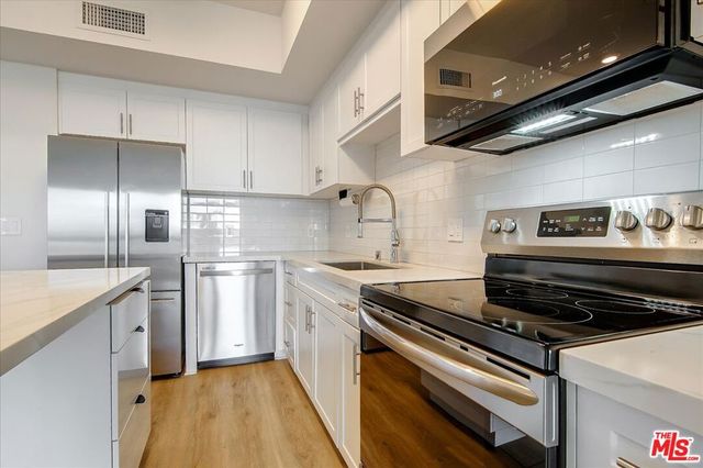 12655 Bluff Creek Drive 304, Los Angeles, CA 90094