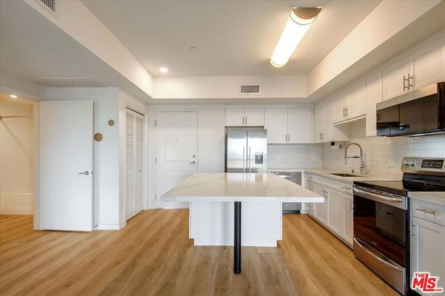 12655 Bluff Creek Drive 304, Los Angeles, CA 90094