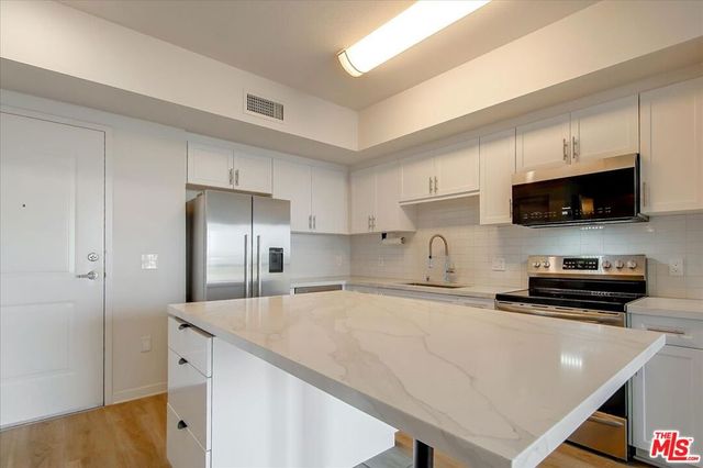 12655 Bluff Creek Drive 304, Los Angeles, CA 90094