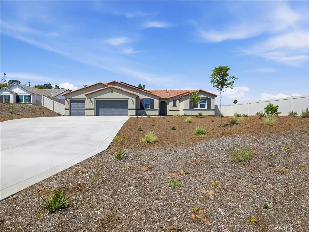 6113 Saddlehorn Lane, Jurupa Valley, CA 92509