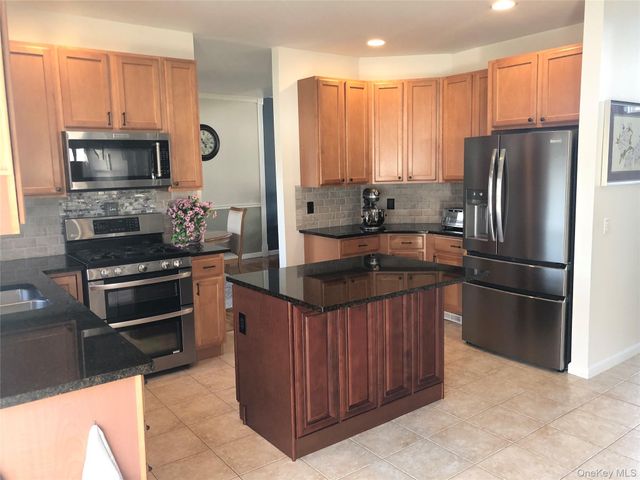 10 Debron Court, Centereach, NY 11720