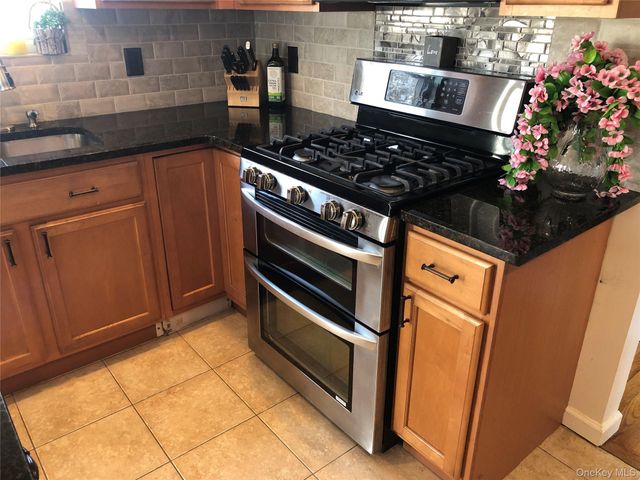 10 Debron Court, Centereach, NY 11720