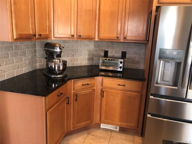 10 Debron Court, Centereach, NY 11720