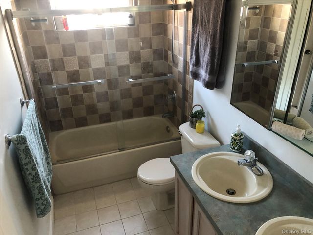 10 Debron Court, Centereach, NY 11720