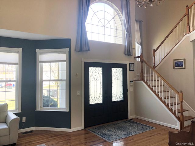 10 Debron Court, Centereach, NY 11720