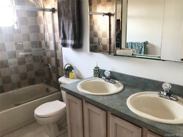 10 Debron Court, Centereach, NY 11720