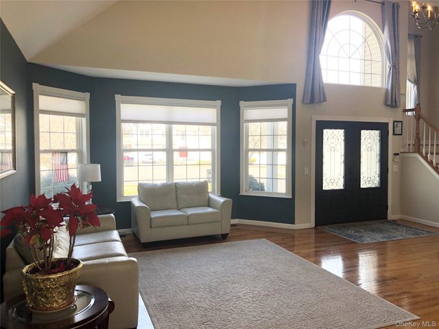 10 Debron Court, Centereach, NY 11720