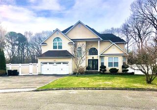 10 Debron Court, Centereach, NY 11720