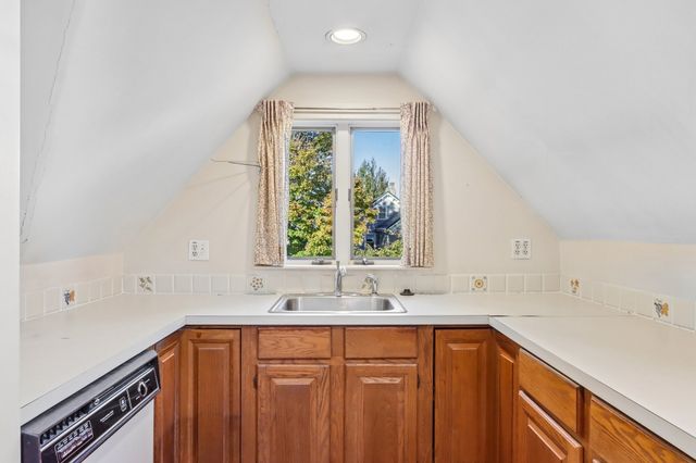 20 Russell Ter 3, Arlington, MA 02474